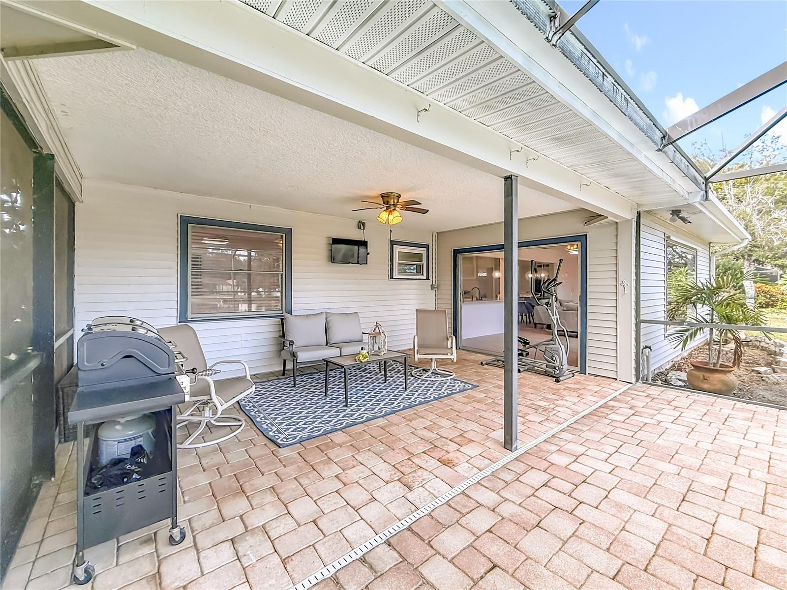 Image 48 of 73 For 2071 Butternut Circle E