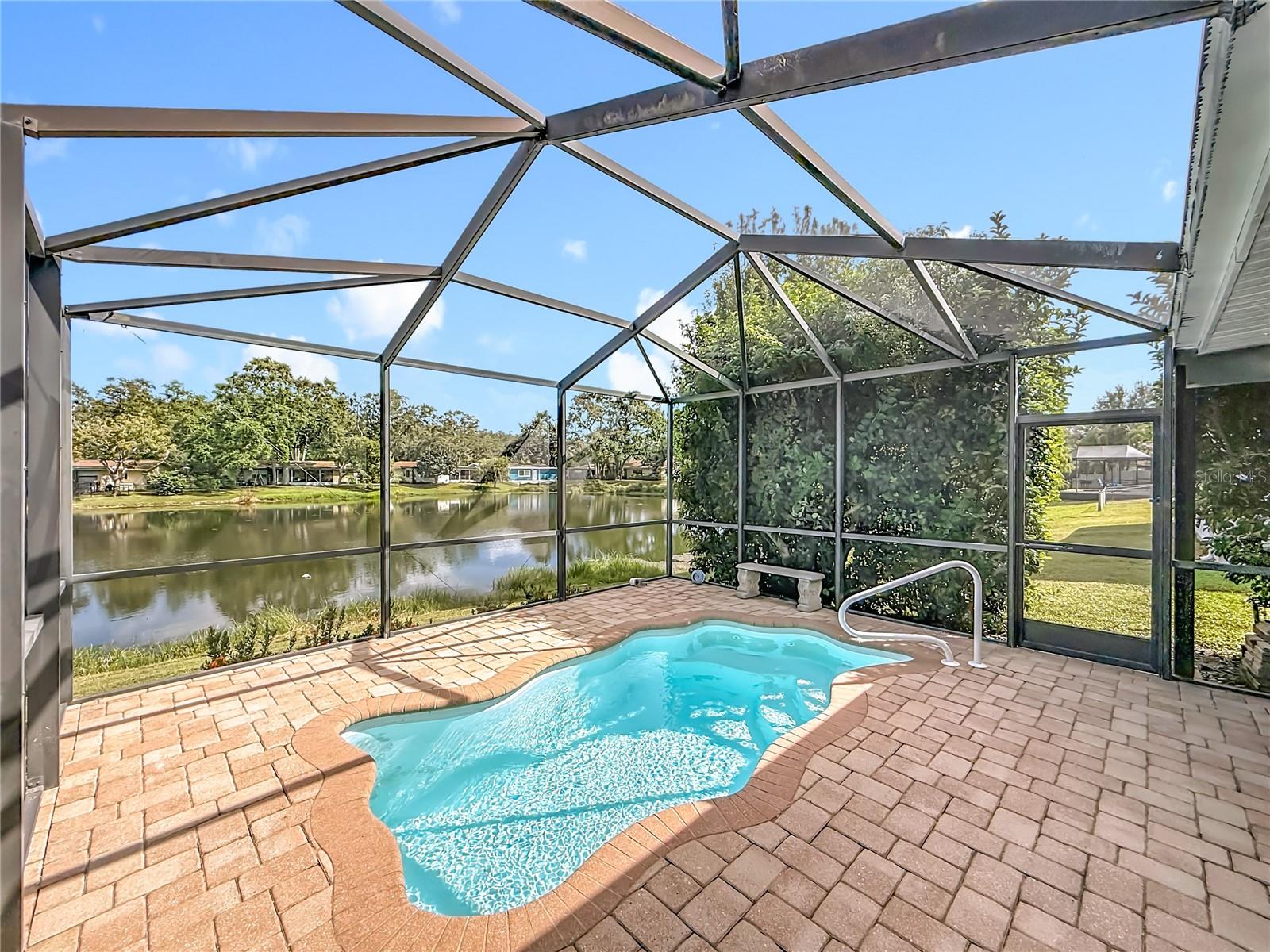 Image 52 of 73 For 2071 Butternut Circle E