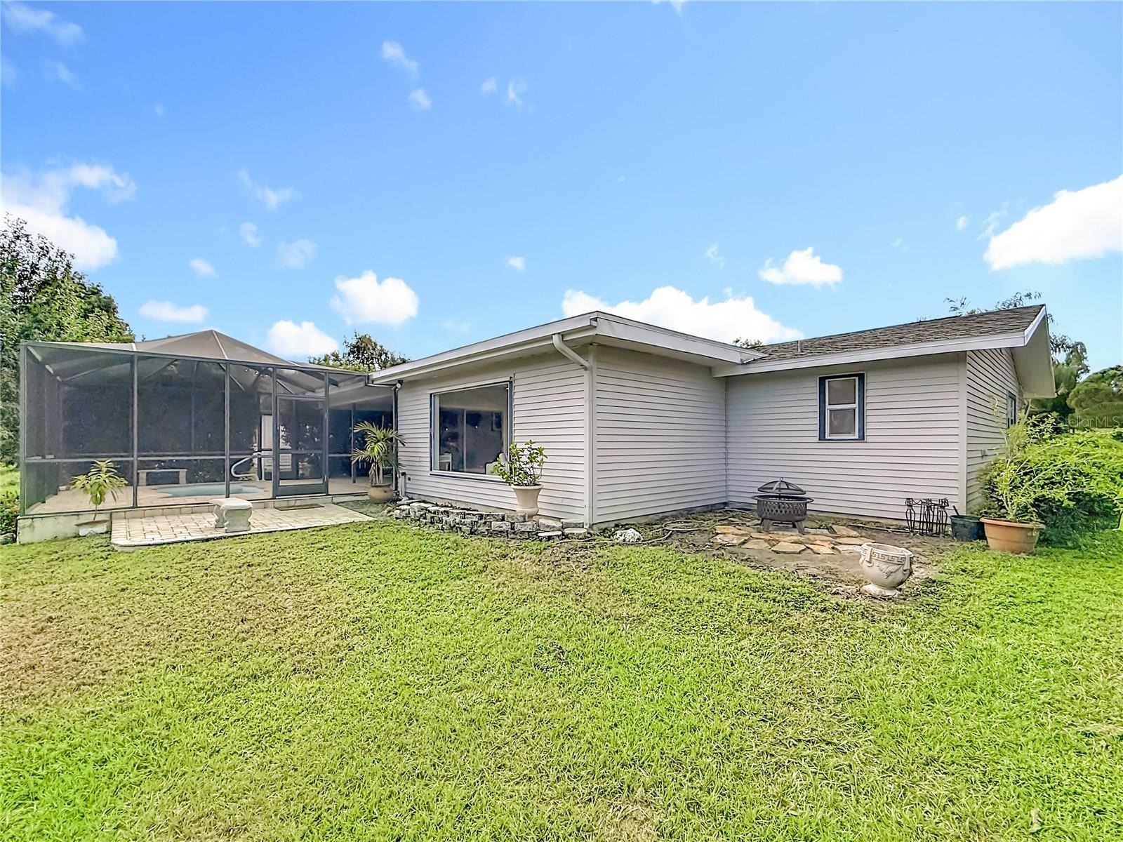 Image 56 of 73 For 2071 Butternut Circle E