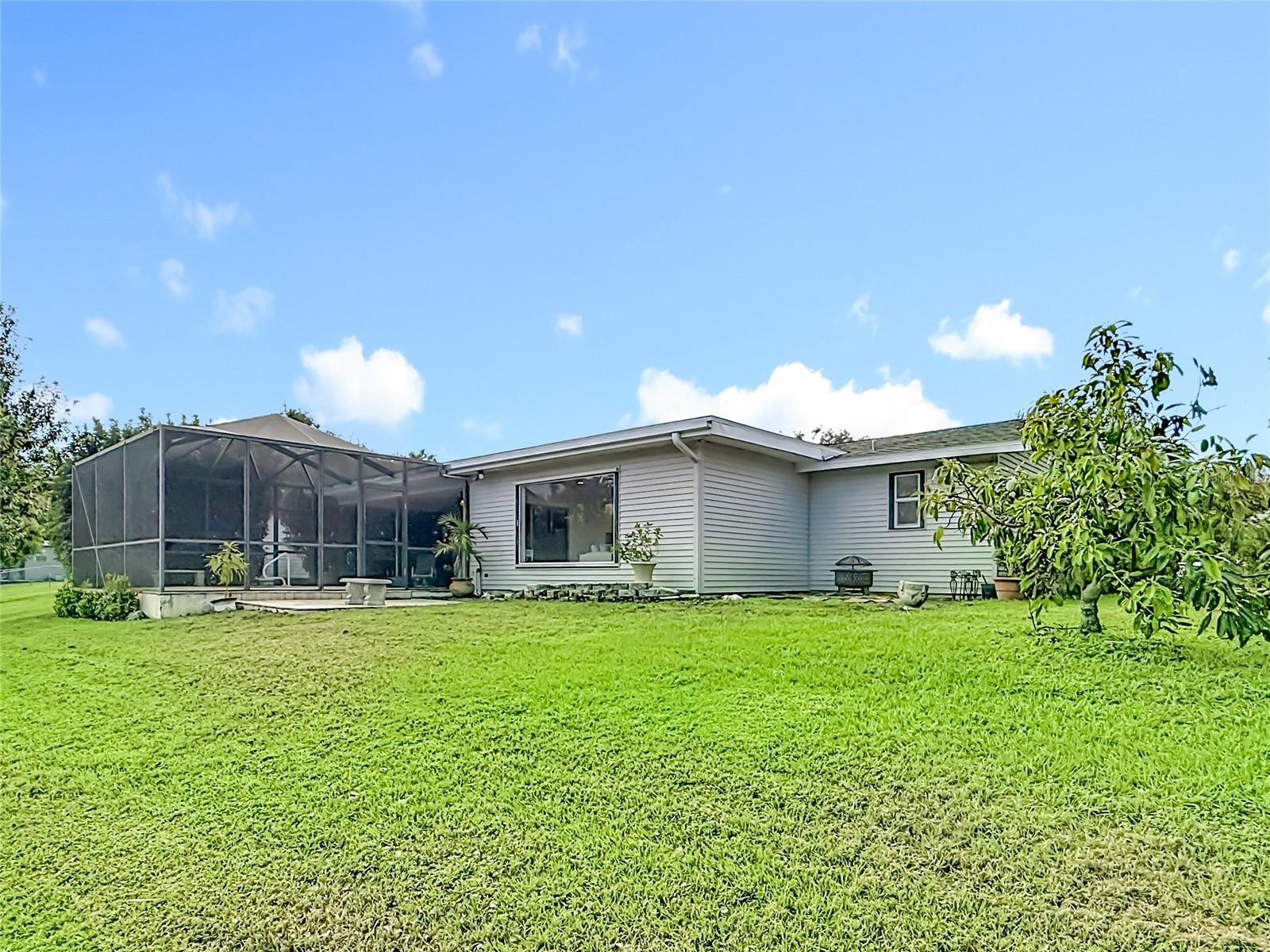 Image 57 of 73 For 2071 Butternut Circle E