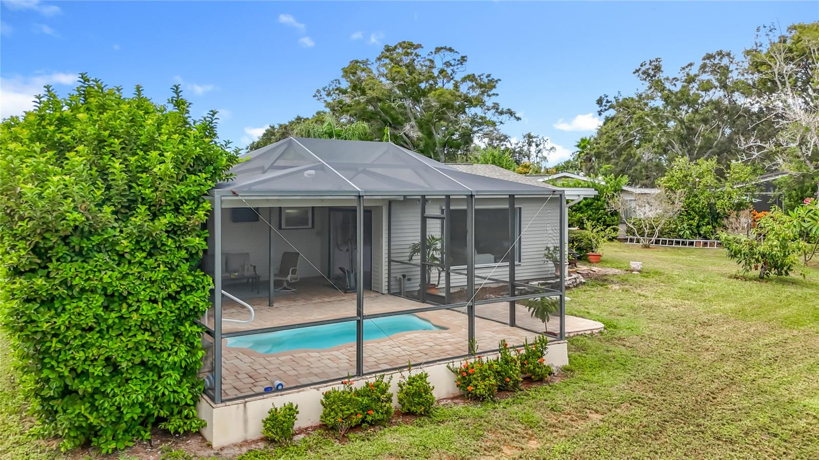 Image 60 of 73 For 2071 Butternut Circle E