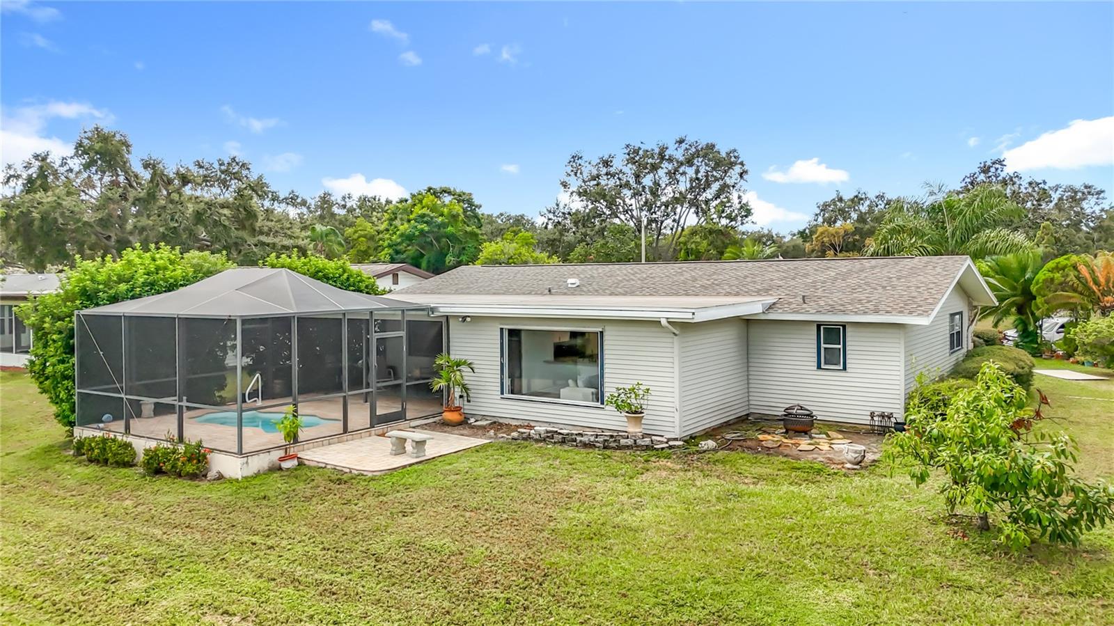 Image 63 of 73 For 2071 Butternut Circle E