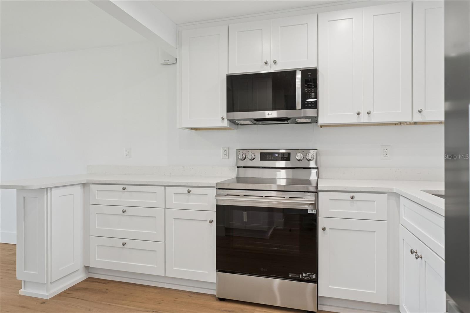 Image 11 of 25 For 7405 Bay Island Drive S 123