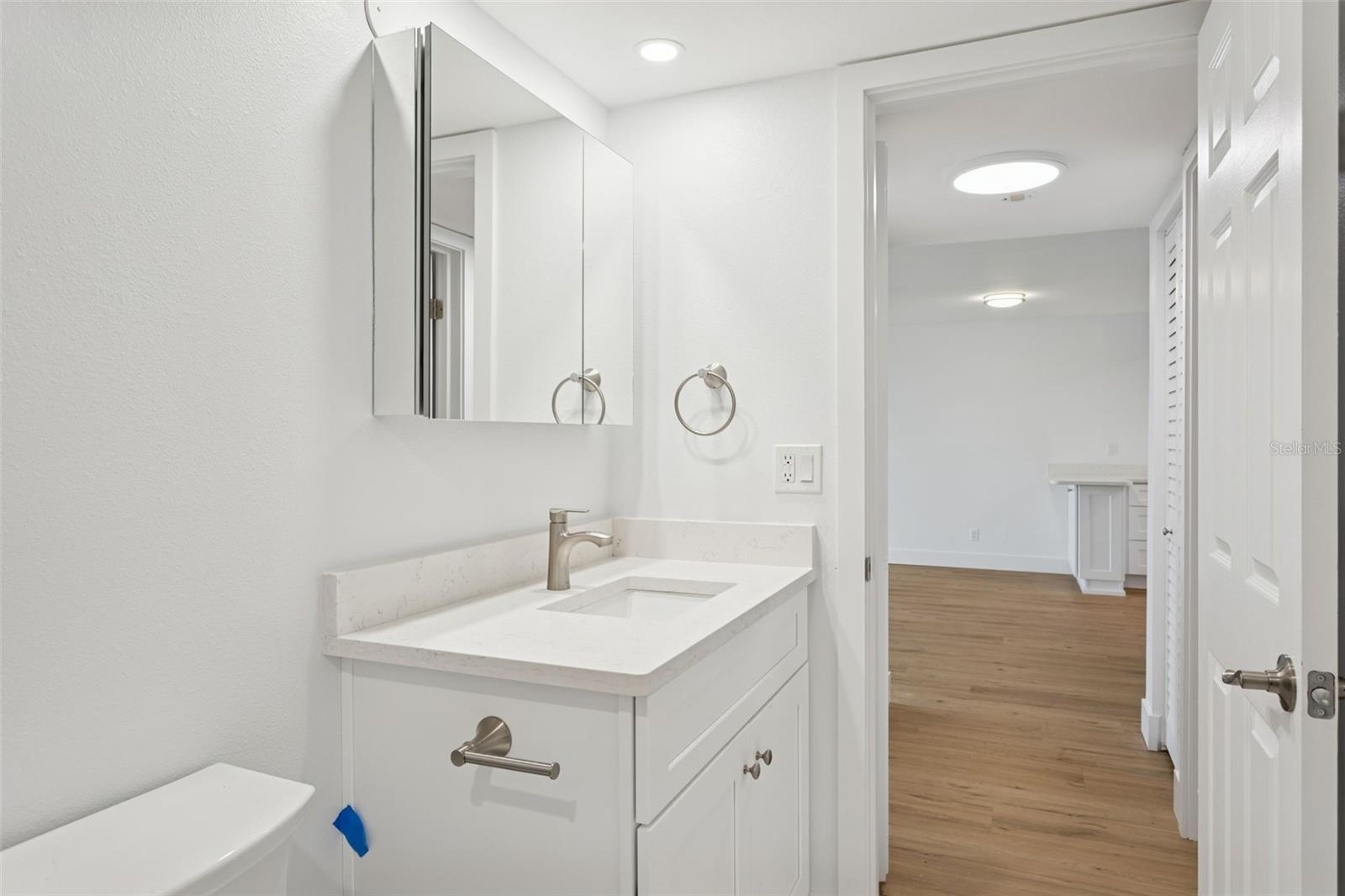 Image 16 of 25 For 7405 Bay Island Drive S 123