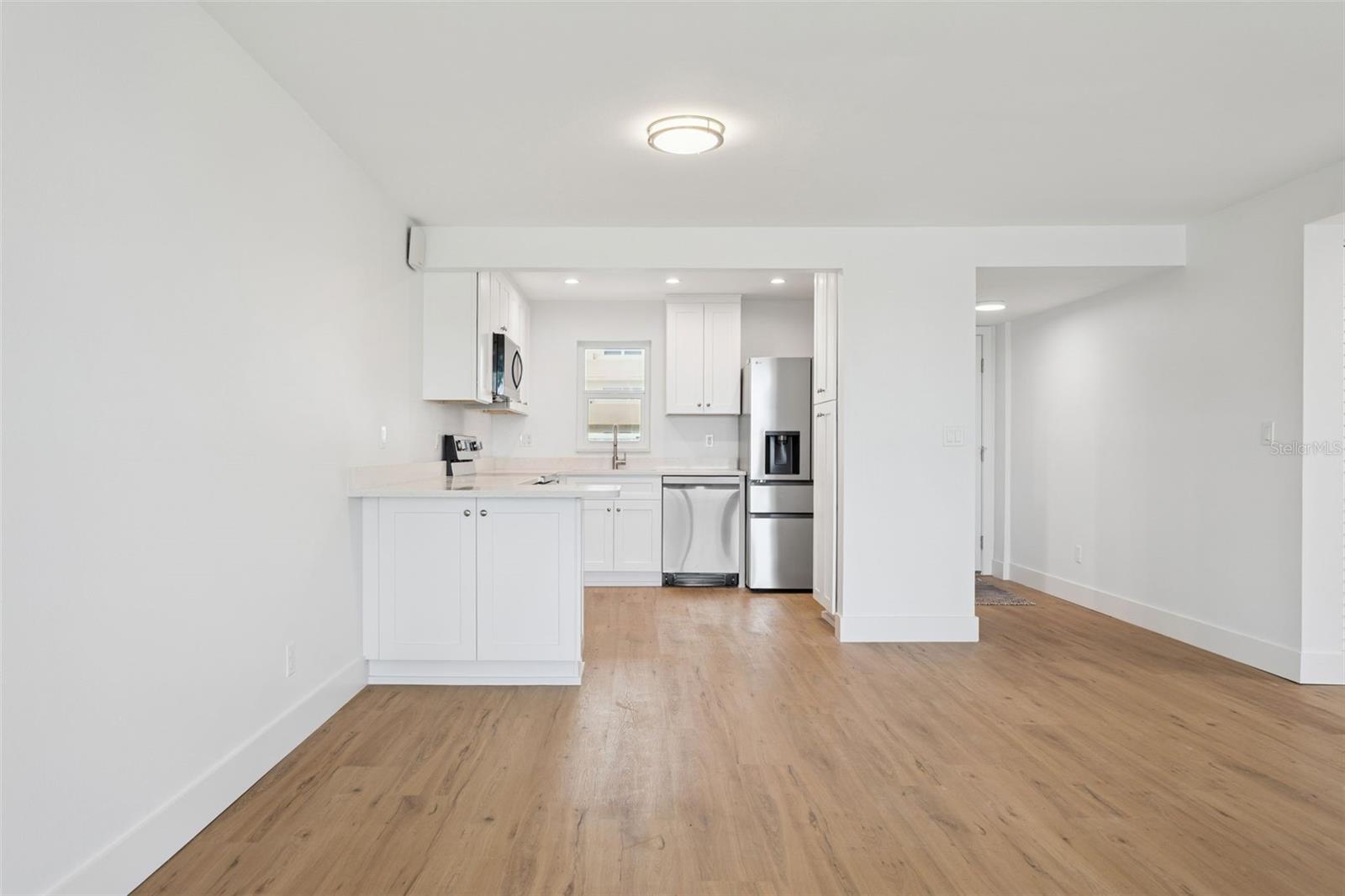 Image 7 of 25 For 7405 Bay Island Drive S 123