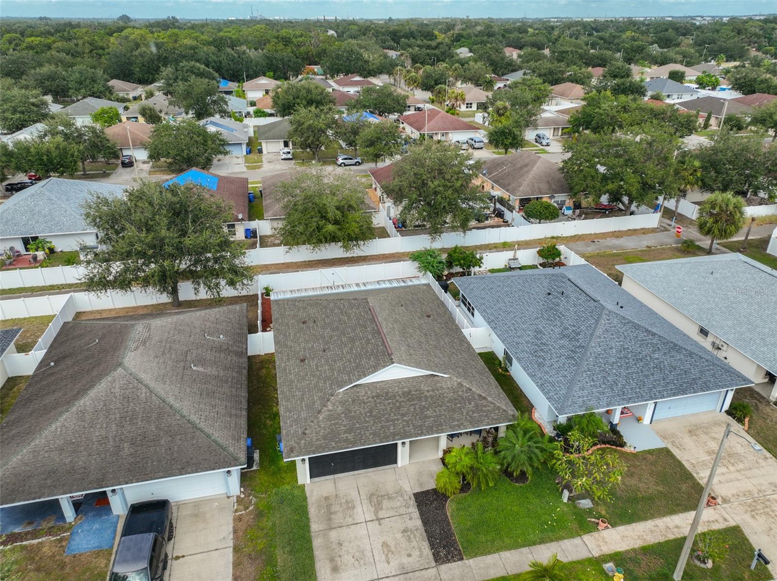 Image 29 of 33 For 2118 Pleasure Run Drive