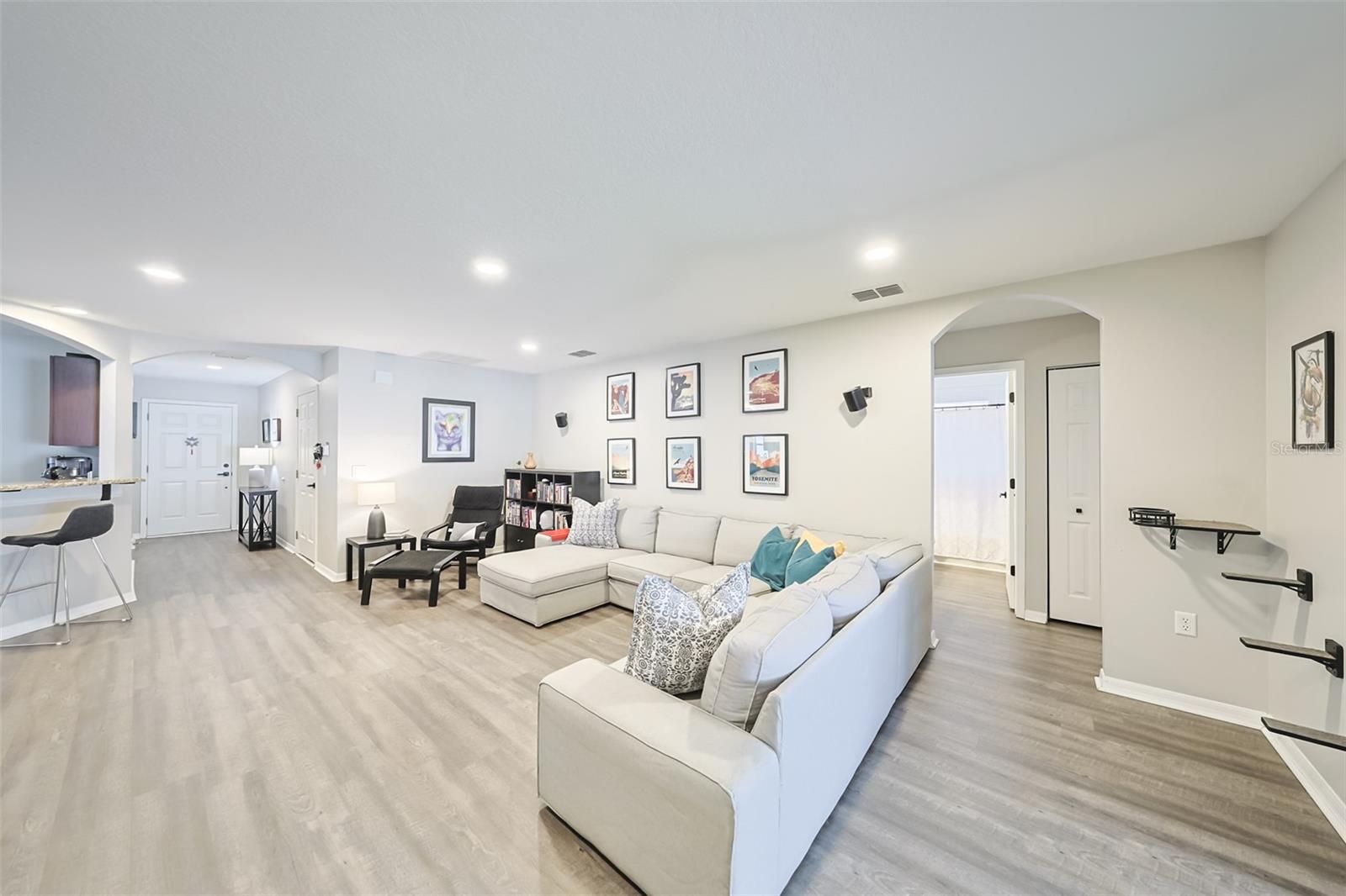 Image 6 of 33 For 2118 Pleasure Run Drive