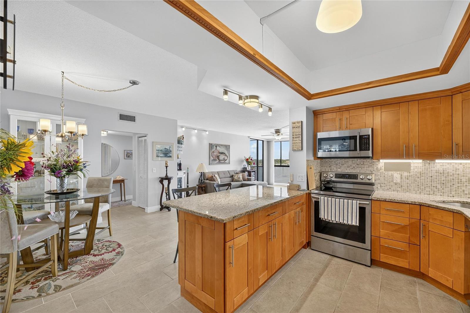 Image 23 of 74 For 7100 Sunshine Skyway Lane S 503