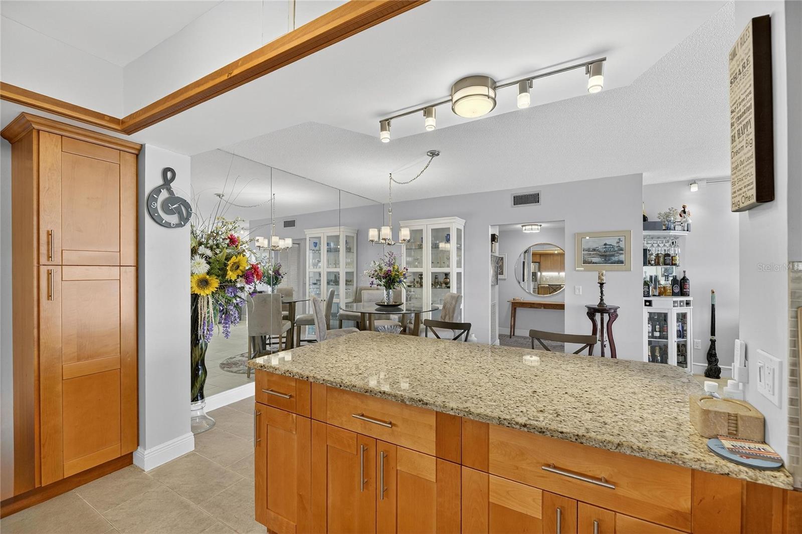 Image 24 of 74 For 7100 Sunshine Skyway Lane S 503