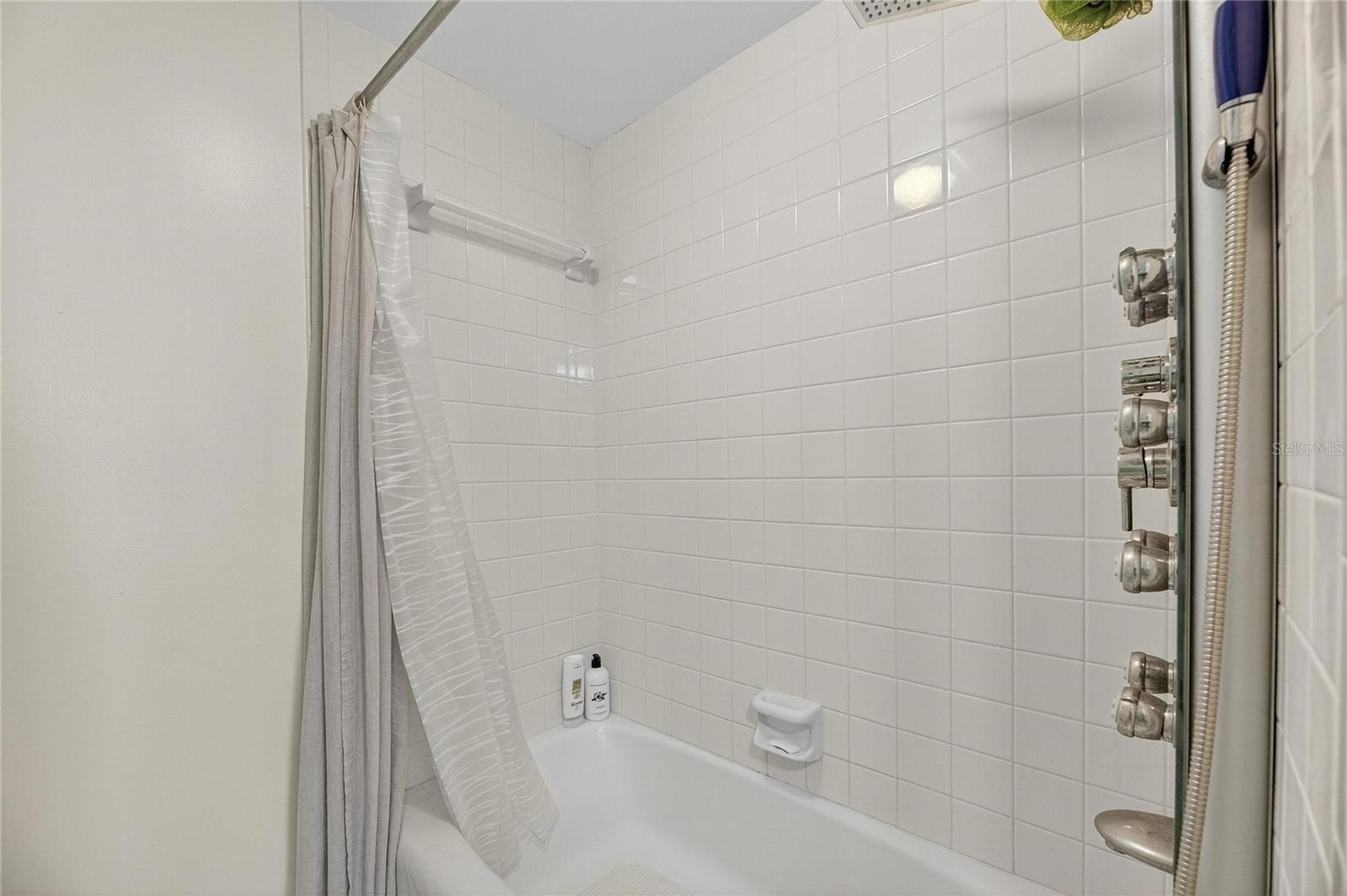 Image 38 of 74 For 7100 Sunshine Skyway Lane S 503