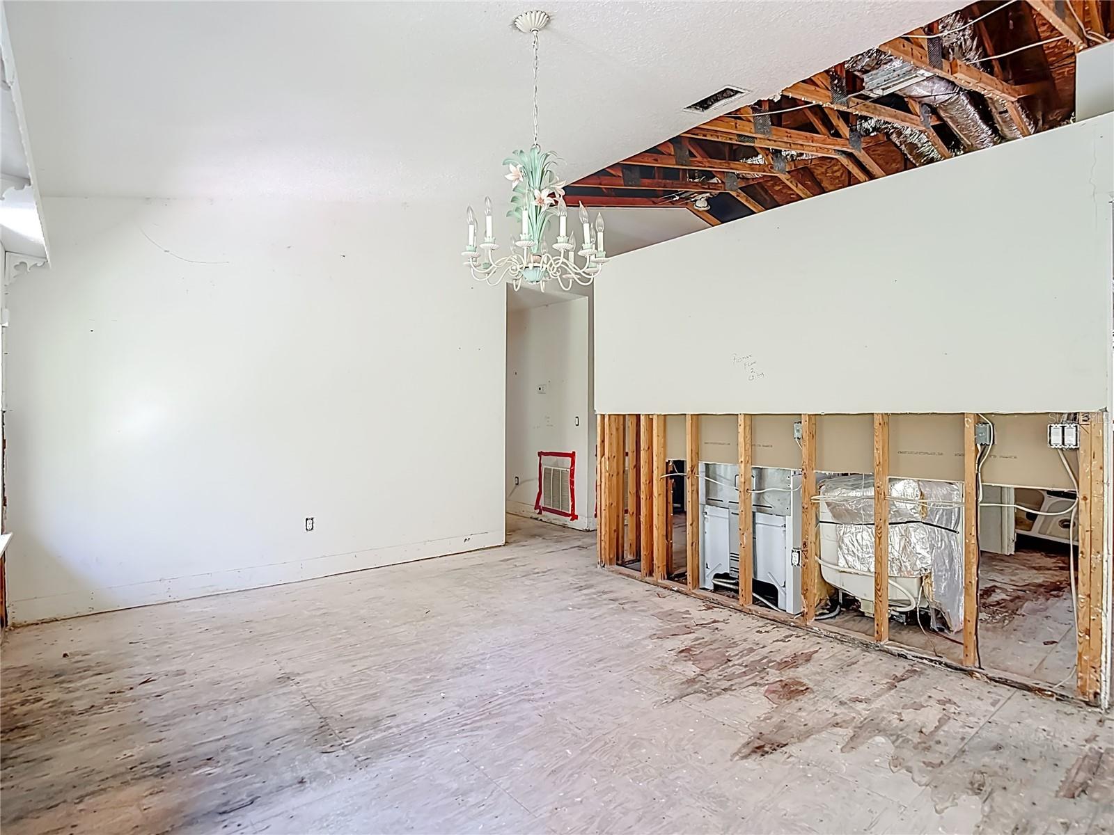 Image 27 of 74 For 116 Currys Landing Trail