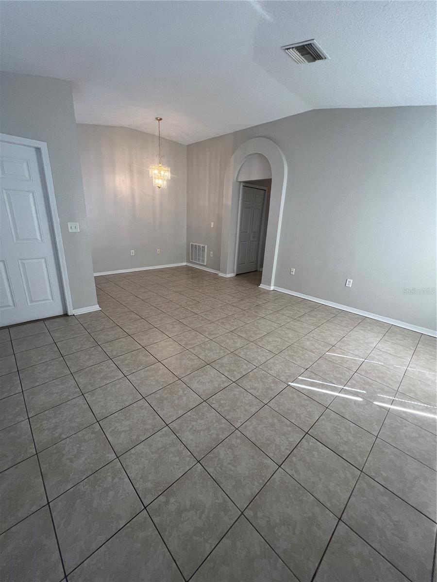 Image 14 of 38 For 7632 Merchantville Circle