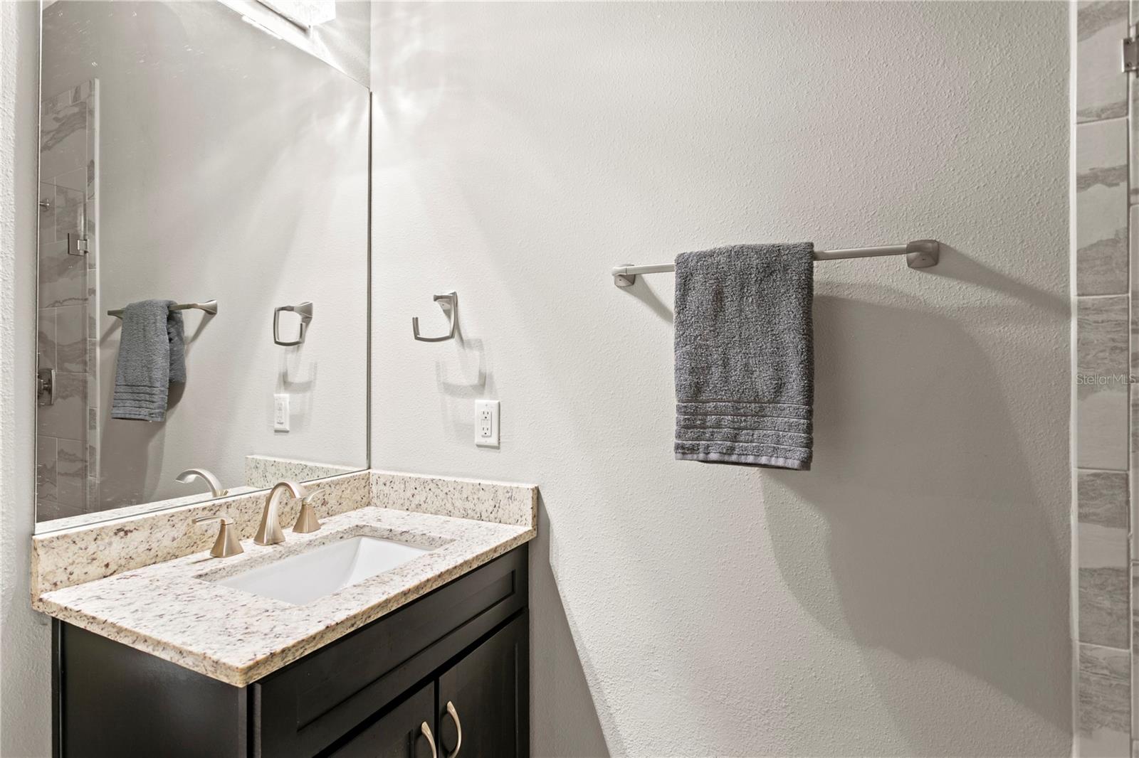 Image 11 of 79 For 153 5th Avenue Ne