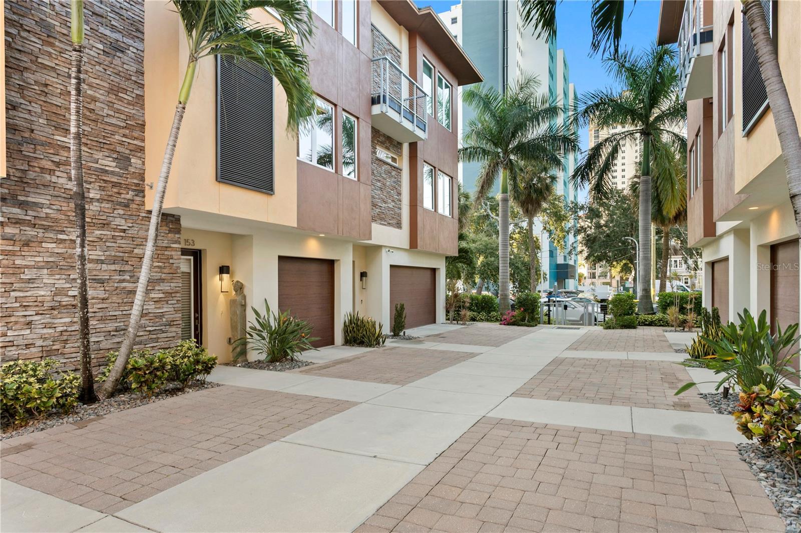 Image 4 of 79 For 153 5th Avenue Ne