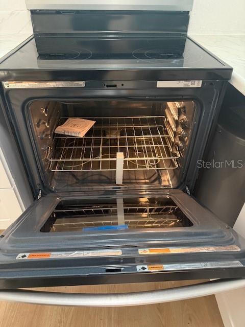 Image 7 of 14 For 4605 Hubert Avenue 19