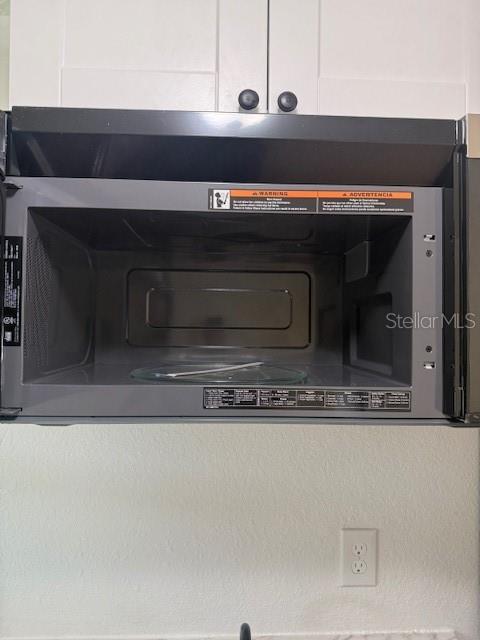 Image 8 of 14 For 4605 Hubert Avenue 19