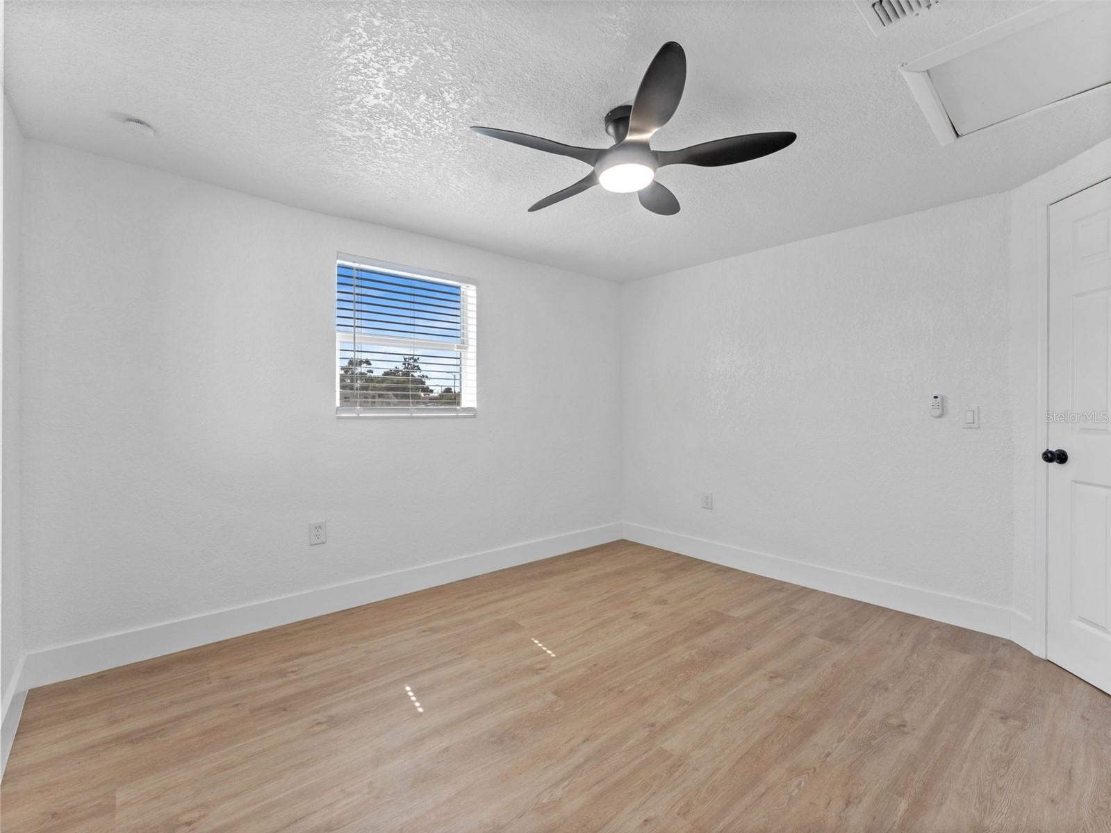 Image 22 of 48 For 4613 Irene Loop