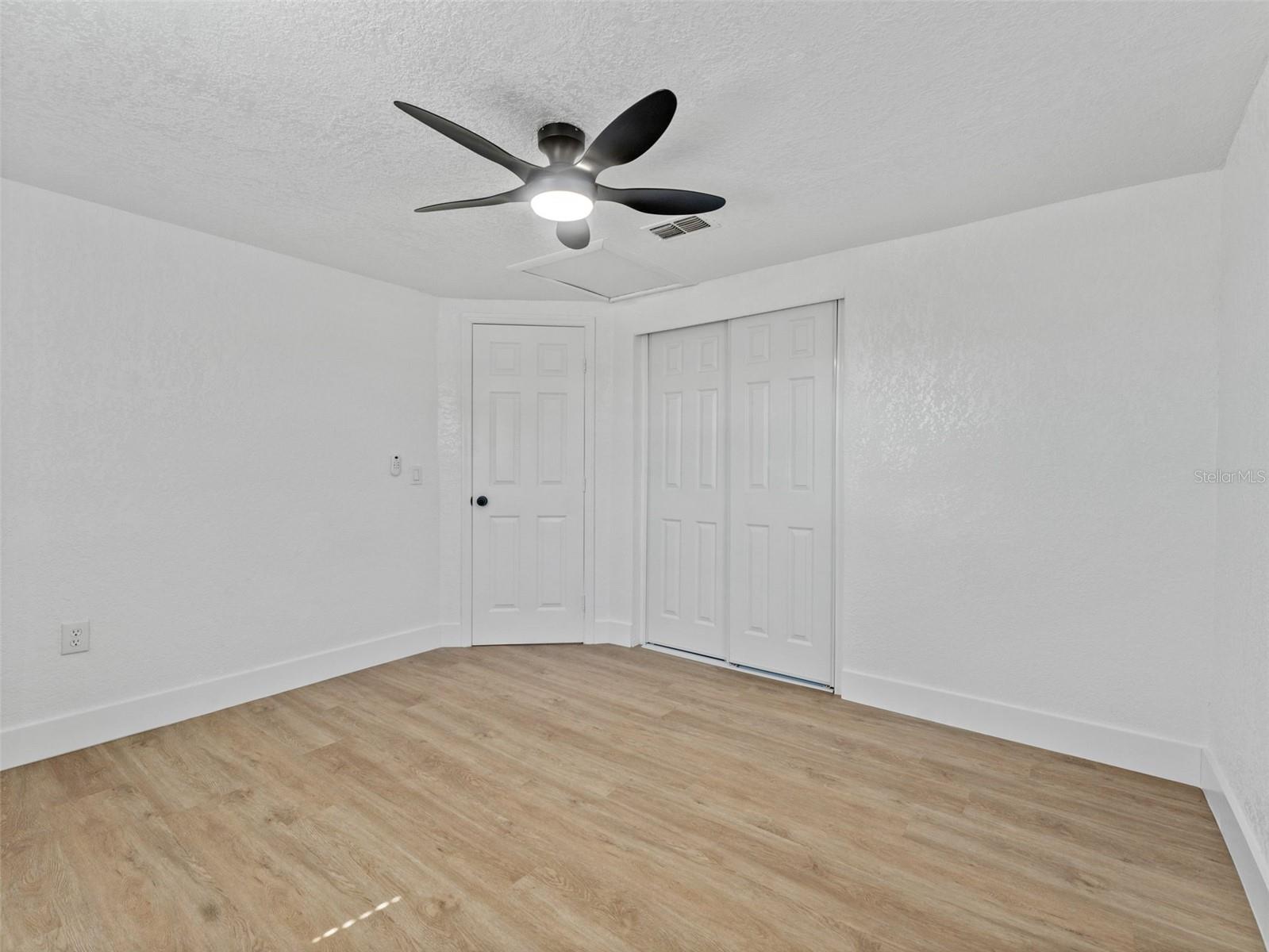 Image 23 of 48 For 4613 Irene Loop