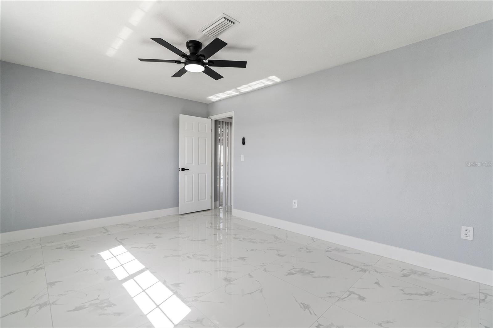 Image 14 of 34 For 5479 Mosquero Road