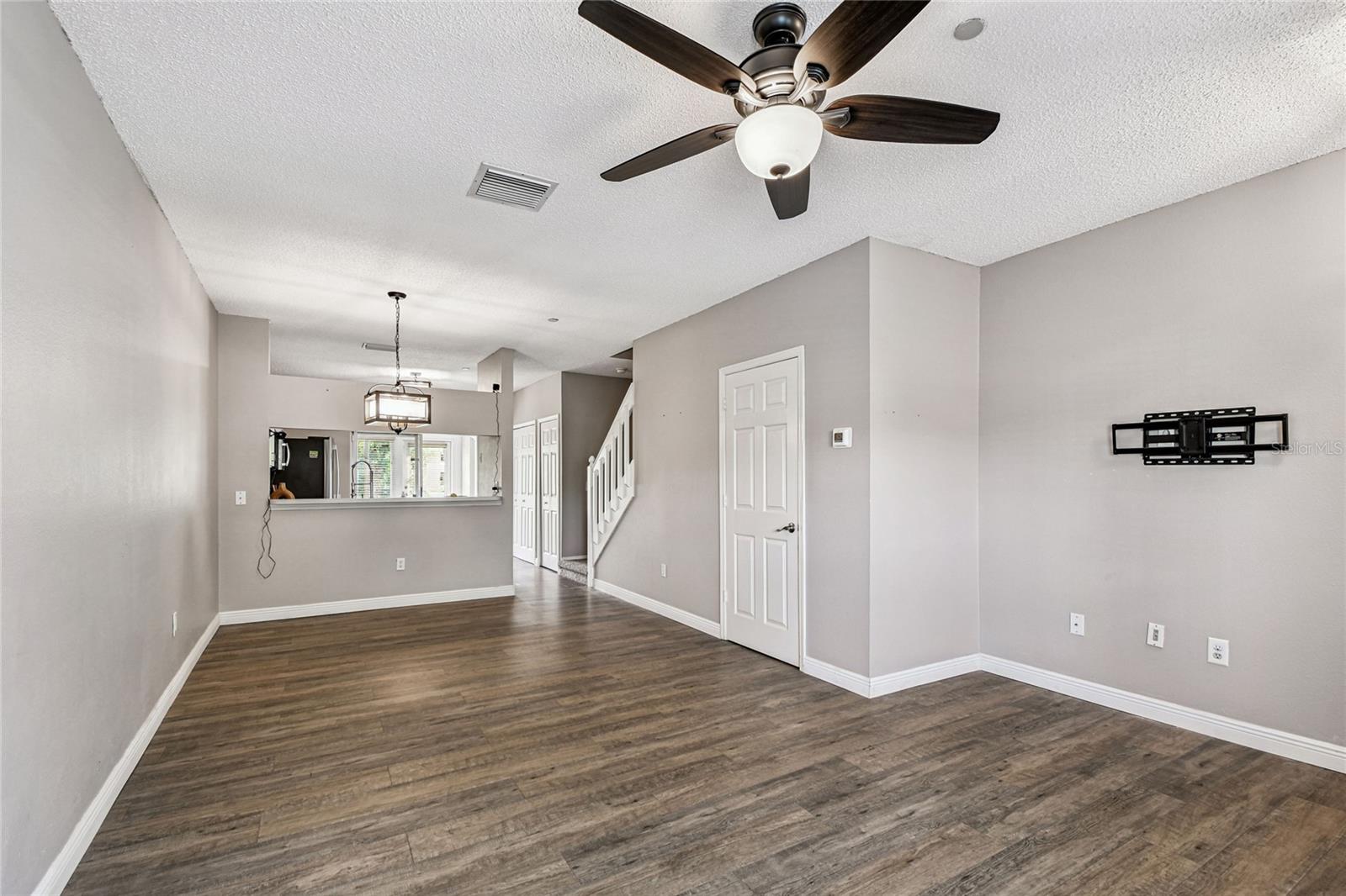 Image 11 of 73 For 239 Countryside Key Boulevard