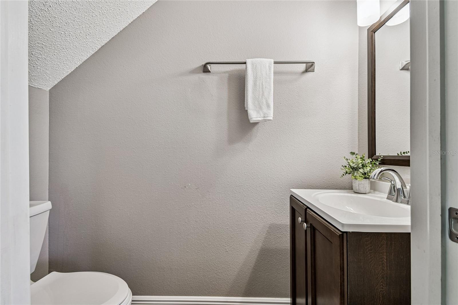 Image 18 of 73 For 239 Countryside Key Boulevard