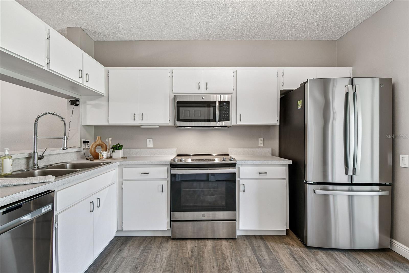 Image 19 of 73 For 239 Countryside Key Boulevard