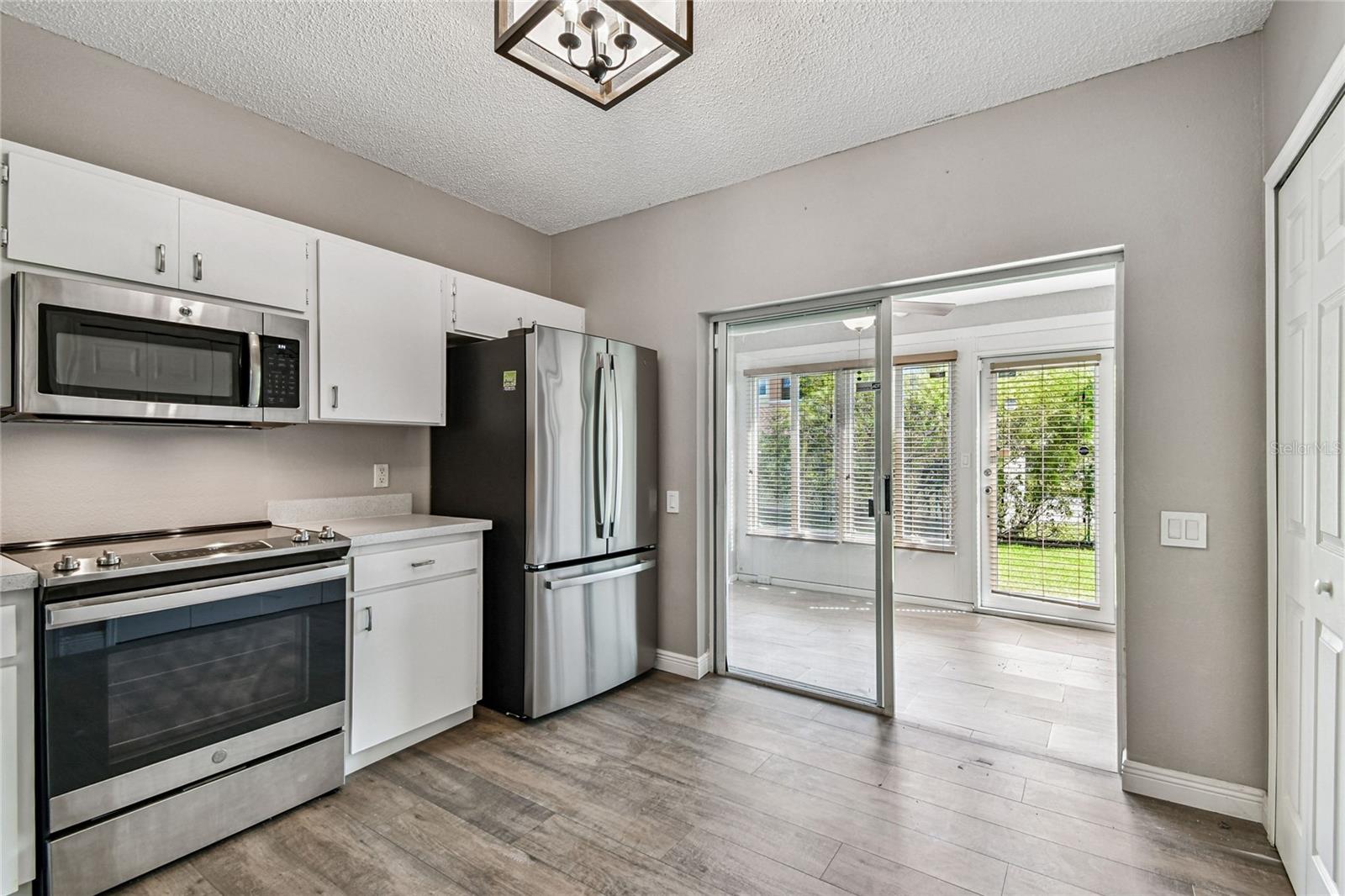 Image 22 of 73 For 239 Countryside Key Boulevard