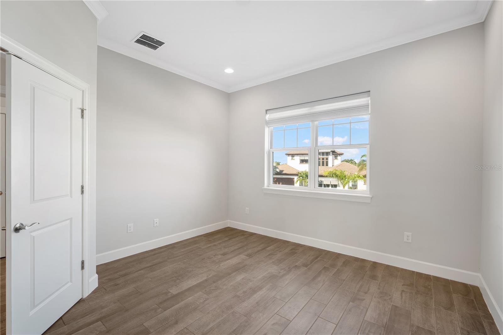 Image 12 of 32 For 4055 Rocky Shores Drive