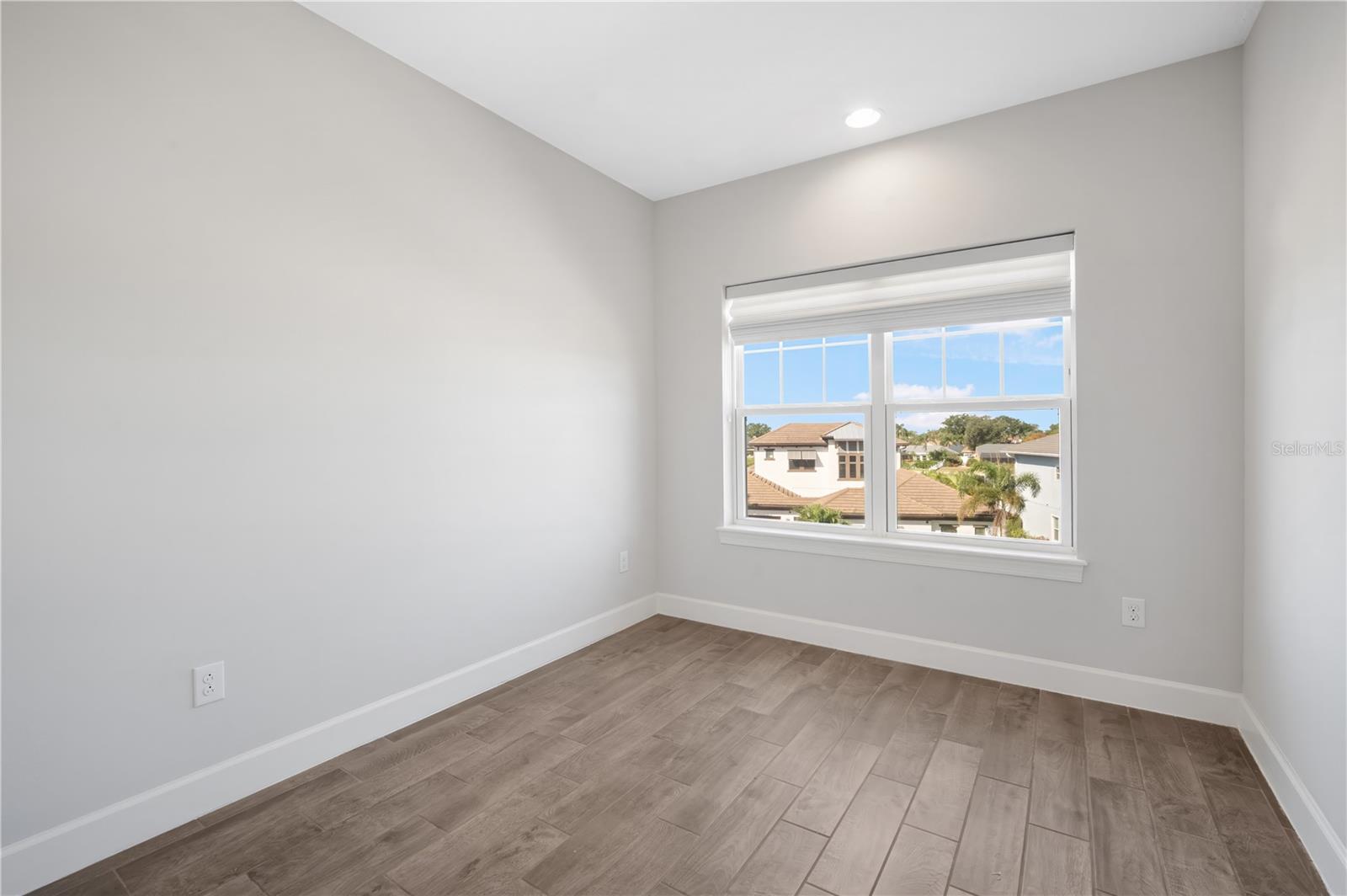 Image 17 of 32 For 4055 Rocky Shores Drive