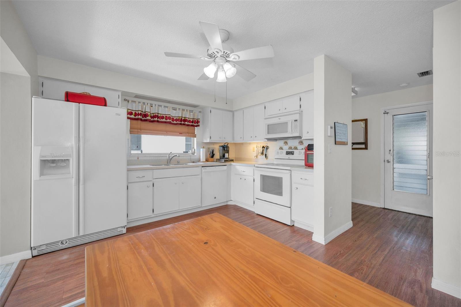 Image 17 of 48 For 2087 Hillwood Drive