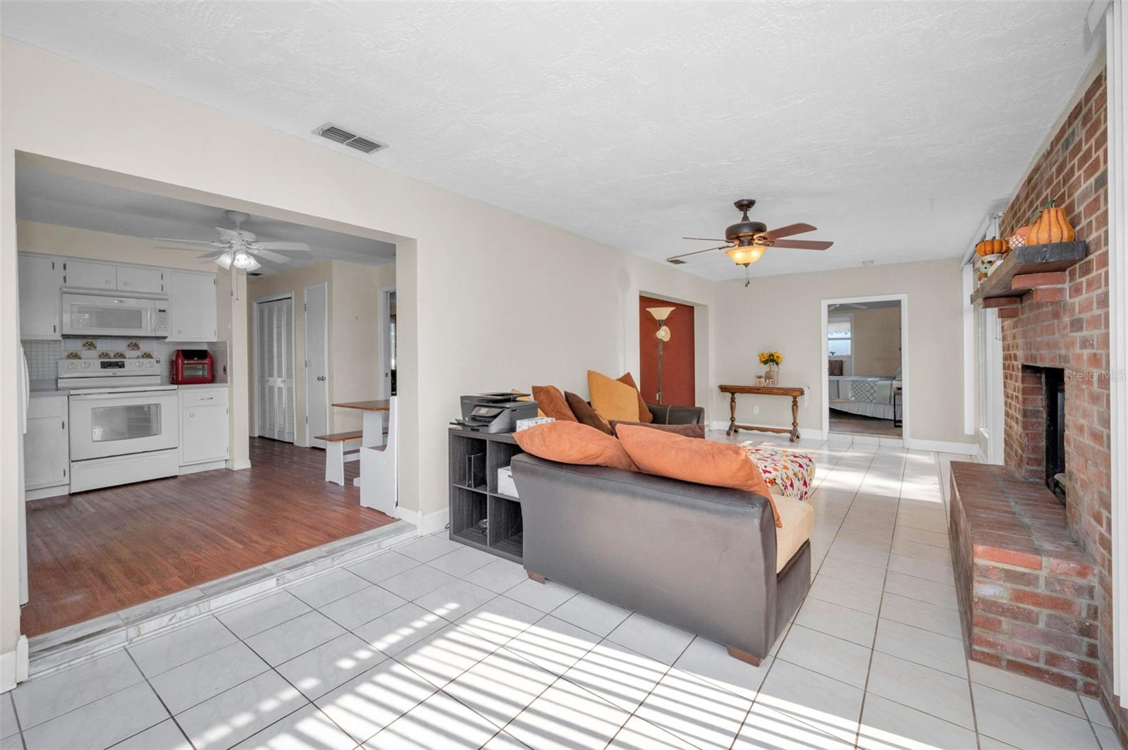 Image 24 of 48 For 2087 Hillwood Drive