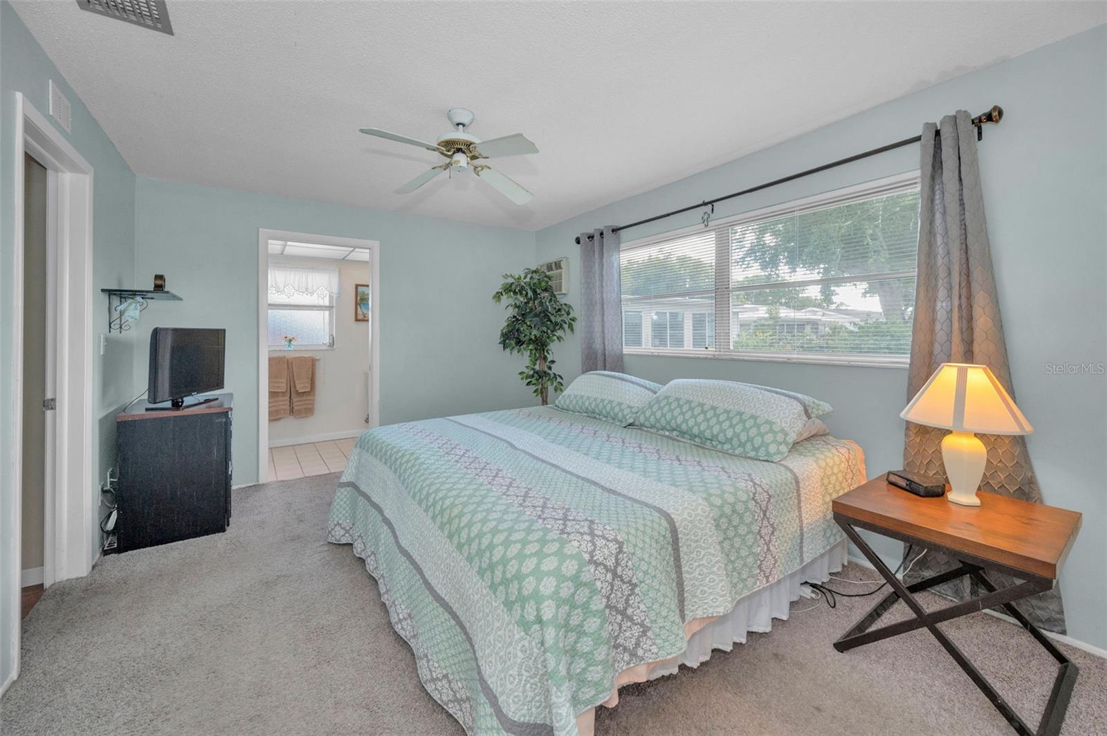 Image 27 of 48 For 2087 Hillwood Drive