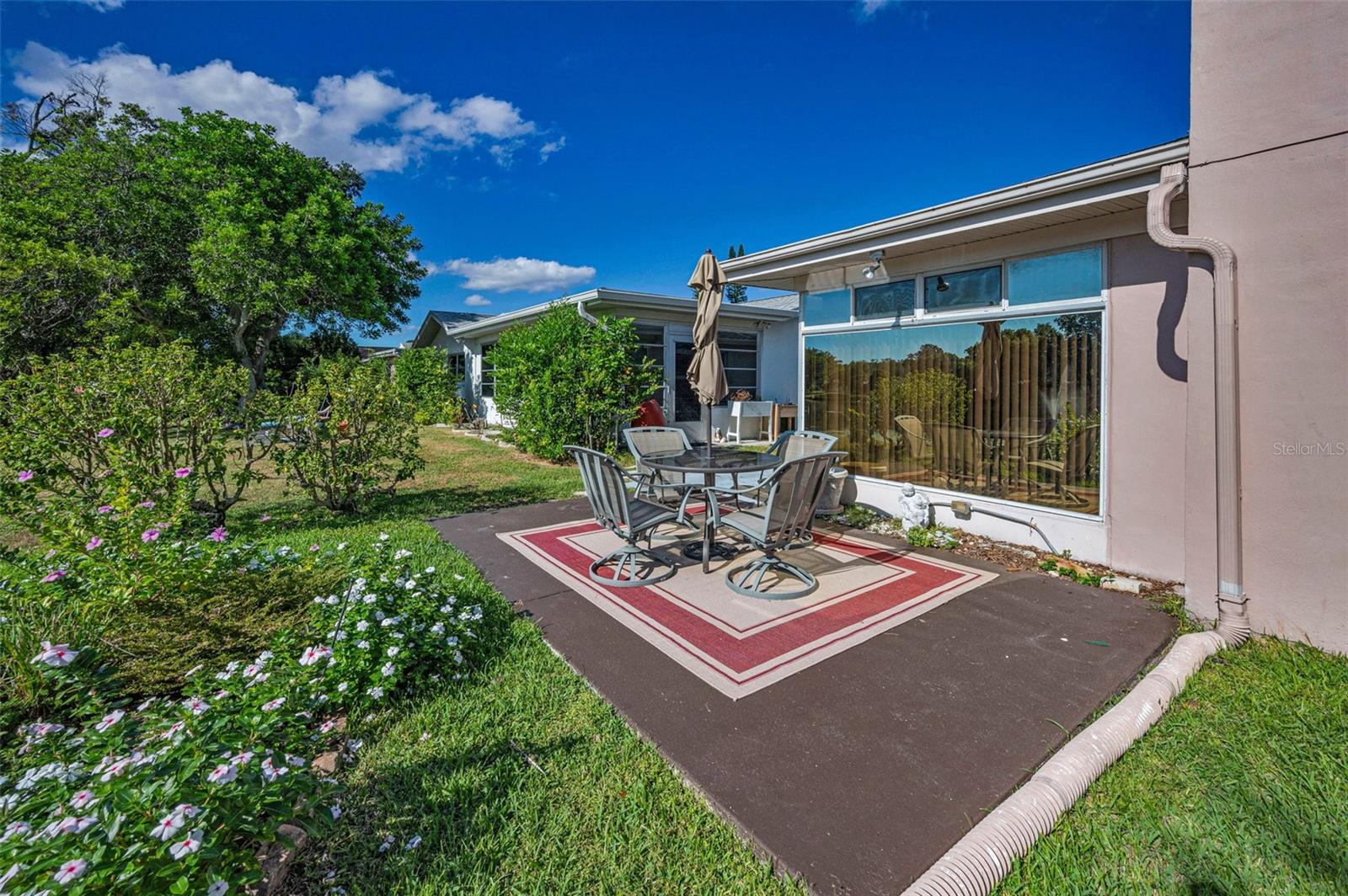 Image 36 of 48 For 2087 Hillwood Drive