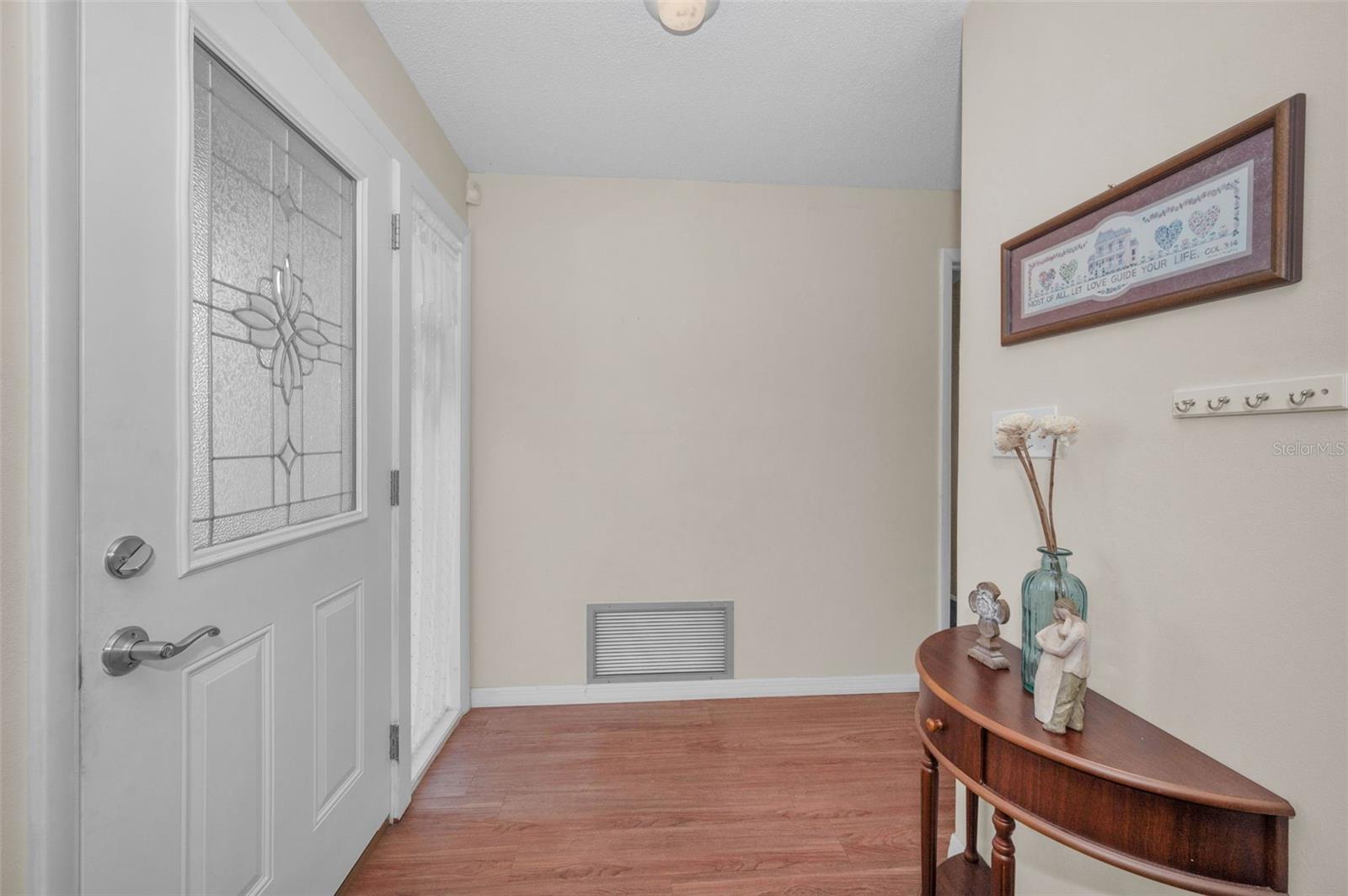 Image 6 of 48 For 2087 Hillwood Drive