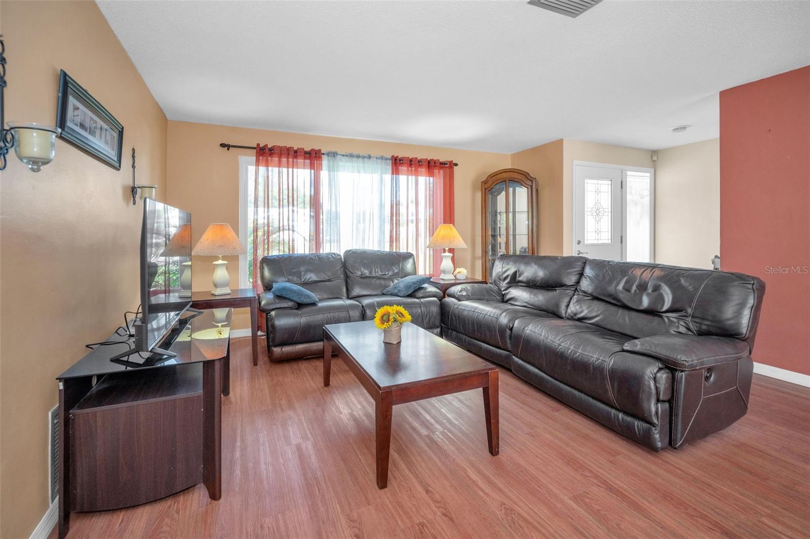 Image 7 of 48 For 2087 Hillwood Drive