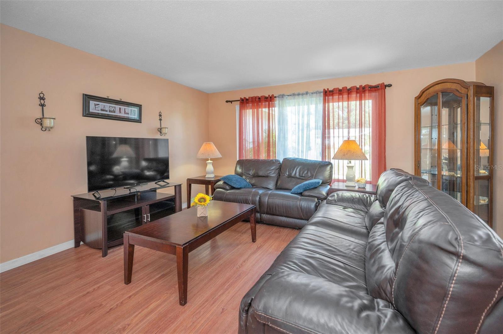 Image 8 of 48 For 2087 Hillwood Drive