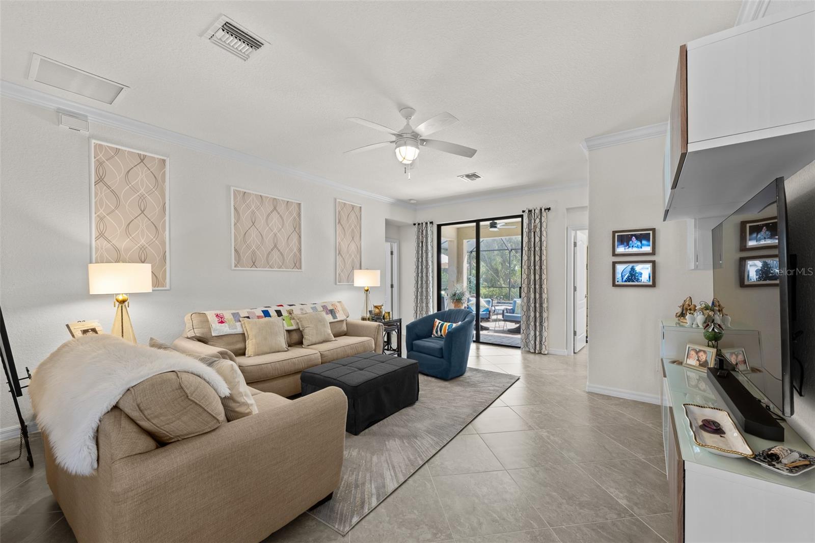 Image 29 of 74 For 20930 Valore Court