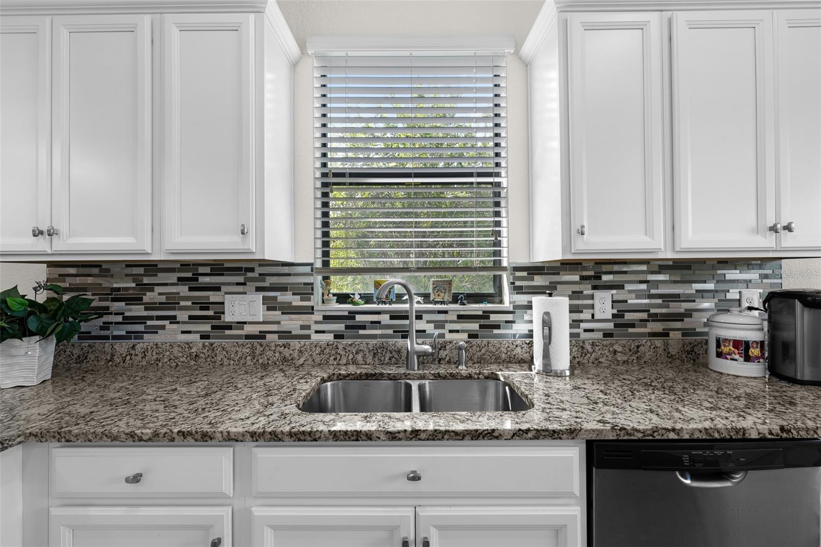 Image 40 of 74 For 20930 Valore Court