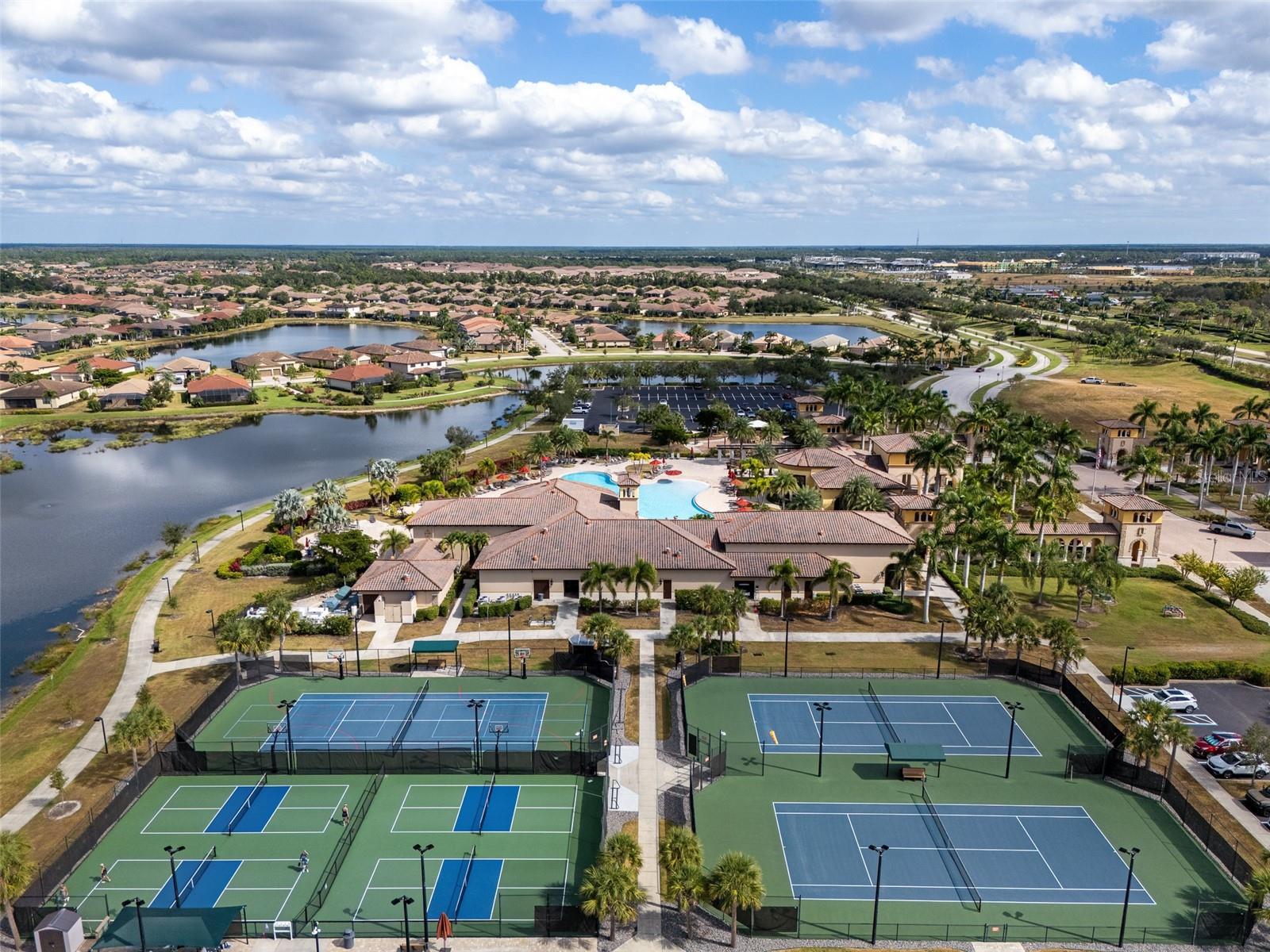 Image 69 of 74 For 20930 Valore Court