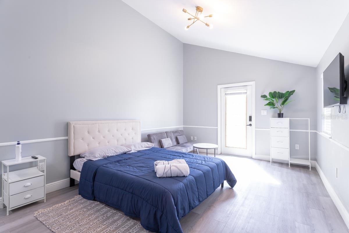 Image 17 of 24 For 4317 Regnas Avenue