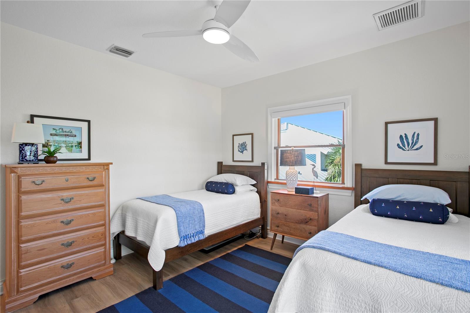 Image 46 of 68 For 5954 Skimmer Point Boulevard S