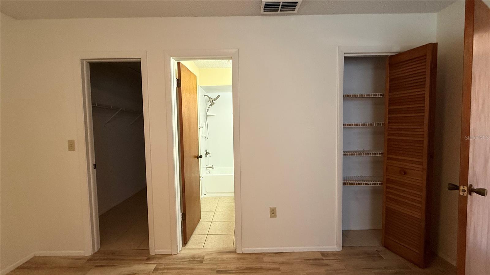 Image 10 of 21 For 3956 Elvira Court