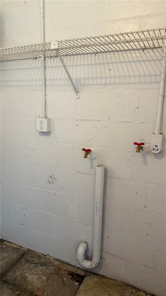 Image 16 of 21 For 3956 Elvira Court