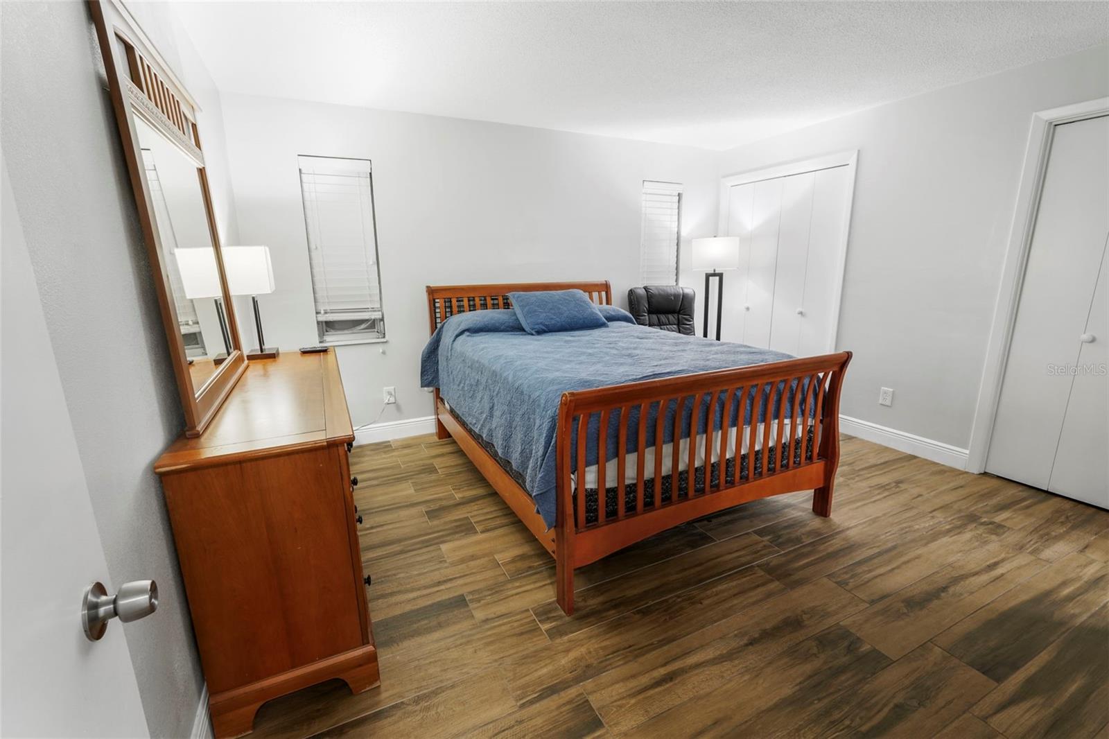 Image 14 of 28 For 1558 Lake Avenue