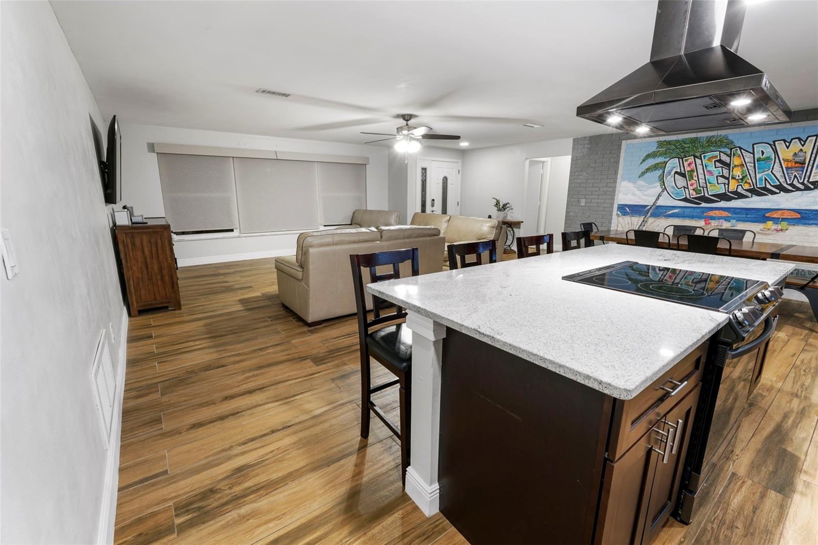 Image 4 of 28 For 1558 Lake Avenue