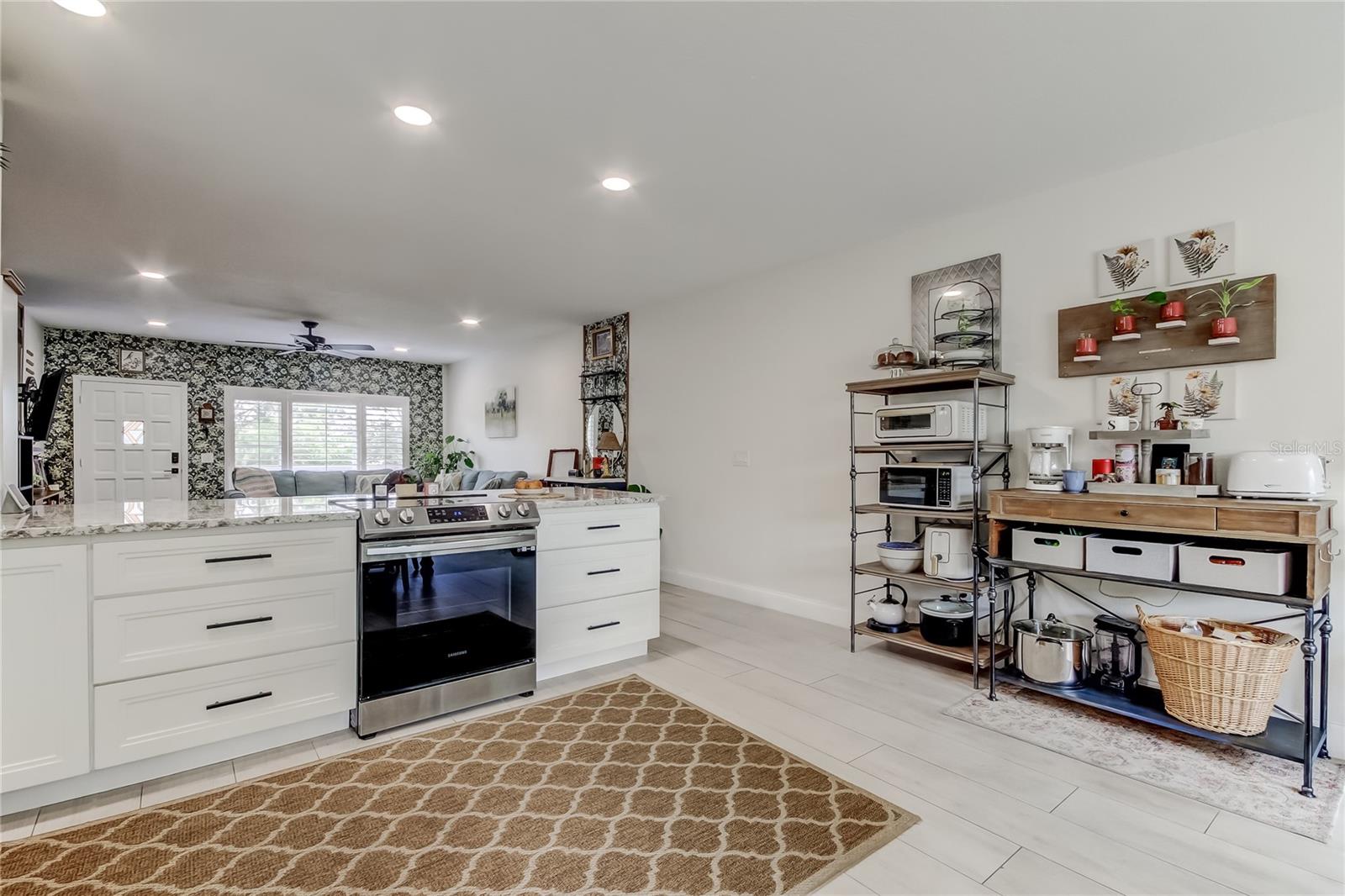 Image 15 of 66 For 2170 Americus Boulevard N 64