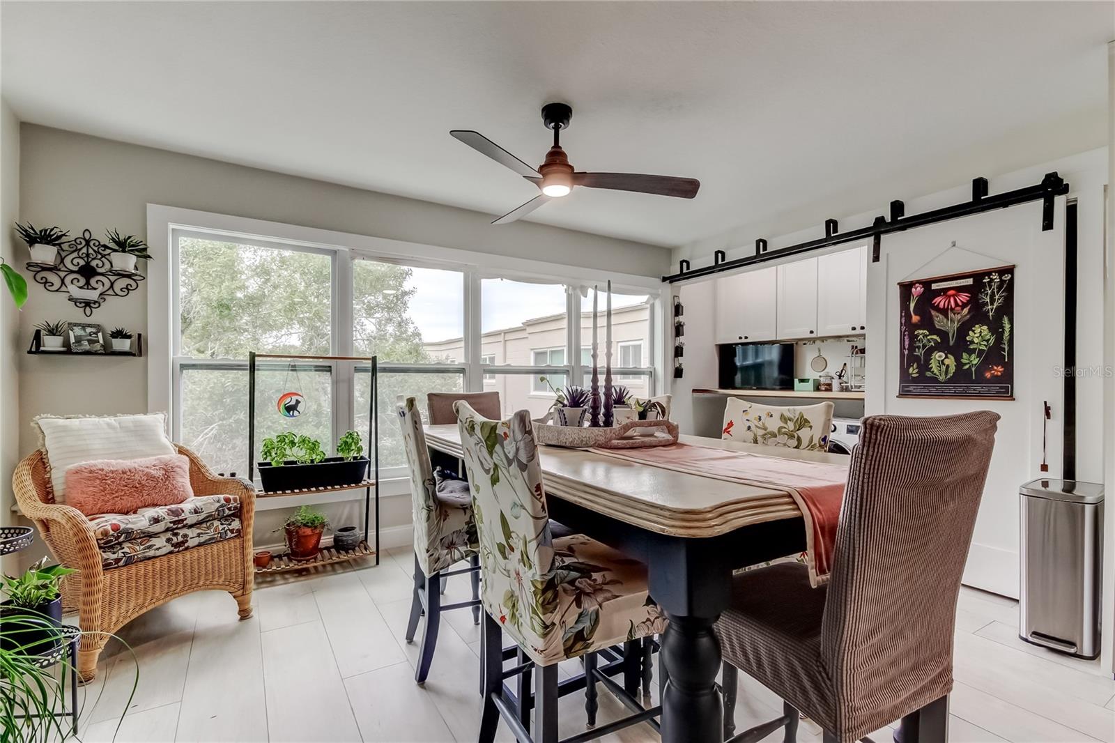 Image 17 of 66 For 2170 Americus Boulevard N 64