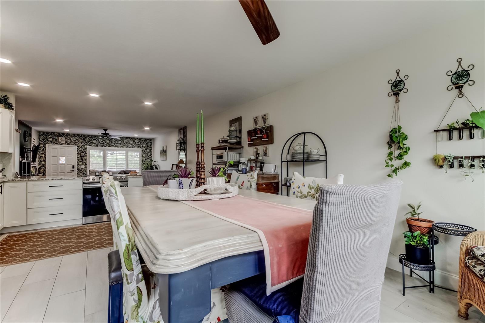 Image 19 of 66 For 2170 Americus Boulevard N 64