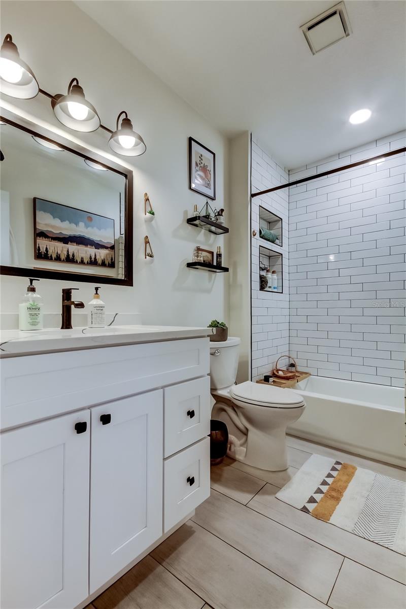 Image 24 of 66 For 2170 Americus Boulevard N 64