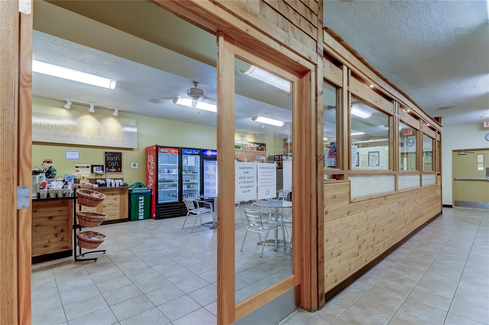 Image 46 of 66 For 2170 Americus Boulevard N 64